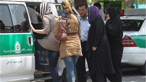 کمپین مبارزه علیه حجاب اسلامی اجباری حکومت اسلامی ایران تریبون زمانه