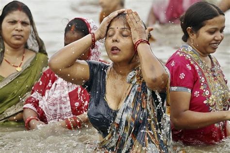 Women Bathing Google Search Women Bathing Wet Dress Indian Women
