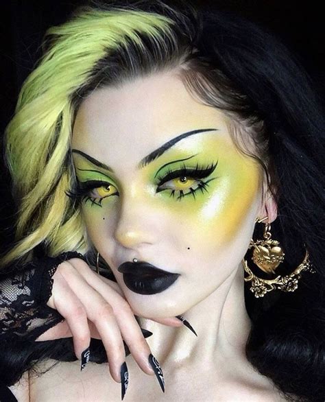 Pin By Graffiti Comics On Gothic Beauty In 2020 Makeup Halloween