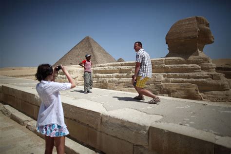 egypt sees a 20 percent rise in tourist visits this year despite insecurity huffpost