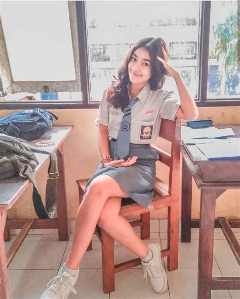 Pin By Febbylestari80 On Anak Sma Hits In 2021 School Girl Dress