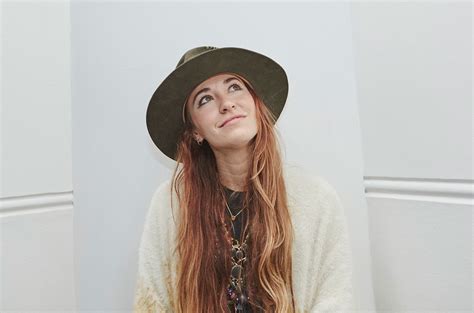 Lauren Daigle Extends Record As ‘hold On To Me Hits No 1 On Hot