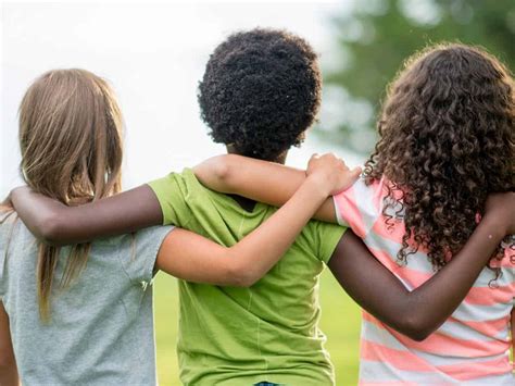 What is it about motivational quotes that make them so endearing? 10 Fakta Anak Kelima yang Konon Suka Menarik Perhatian