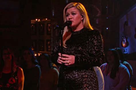 Kelly Clarkson Covers Brandi Carlileâ€™s â€˜the Storyâ€™ Watch
