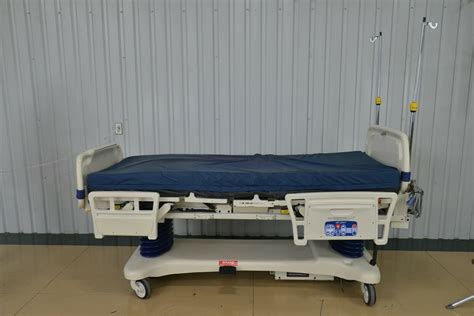 Stryker Epic Bed Model 2030 W Isoflex Support Surface 84