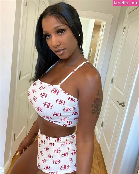 Bernice Burgos Berniceburgos Realberniceburgos Nude Leaked Onlyfans
