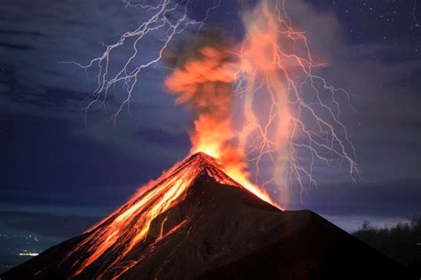 Lightning Bolt Volcano Volcano Erupt