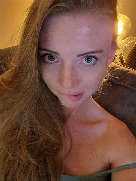 freckle faced cutie💋 r sexyfrex