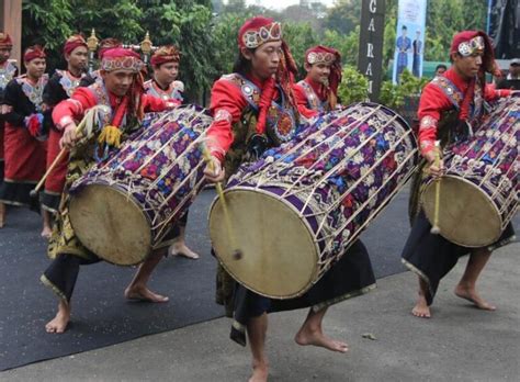 7 Jenis Gendang Sebagai Alat Musik Ritmis Beserta Fungsinya