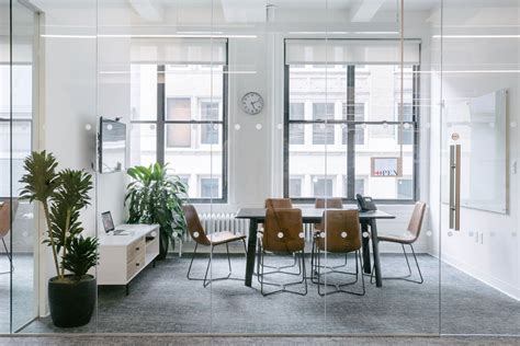 Bright Office Space In 2020 Bright Office Space Office Space