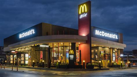 Mcdonalds Us Offices To Temporarily Close Ahead Of Layoffs Wsj Report