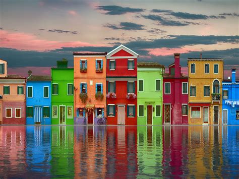 Download Wallpaper 1600x1200 Home Colorful Street Water