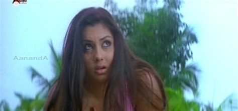 Filmi Girl Hoo Namitha Is In This