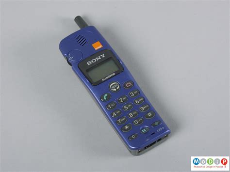 Sony CM-CD5E mobile phone | Museum of Design in Plastics