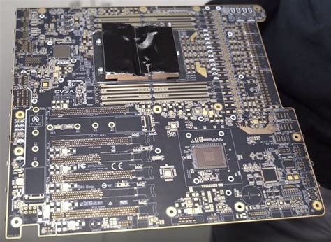 Evga готовит материнскую плату Sr 3 Dark для процессора Xeon W 3175x