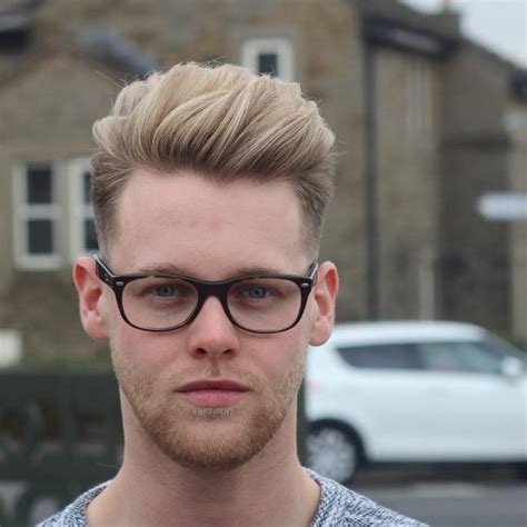 This hairstyle is generally ideal for business life. 70 Exclusive Comb Over Taper Haircuts - (2019 Trend ...