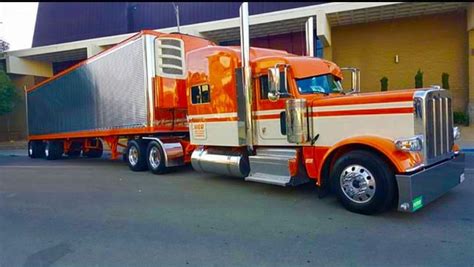 Peterbilt Custom 389 With Matchin Reefer Trucks Big Trucks Peterbilt