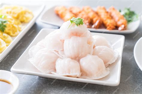 Free Photo Steamed Shrimp Dumplings Dim Sum