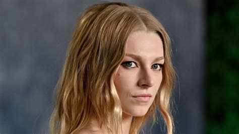 Hunter Schafer Bares All At Vanity Fair Oscars After Party In Daring White Top Low Rise Maxi