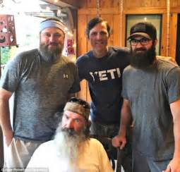 Famous Duck Dynasty Star Shaves Beard And The Change Is Drastic
