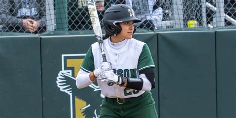 Bats Come Alive In Softball S Non Conference Doubleheader Sweep Of Plymouth State Husson
