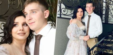 Social Media Influencer 35 Marries Her 20 Year Old Stepson After