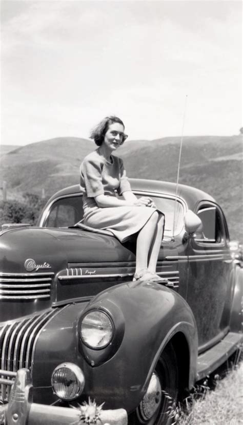 33 Amazing Vintage Photos Of People Posing With Their Chrysler