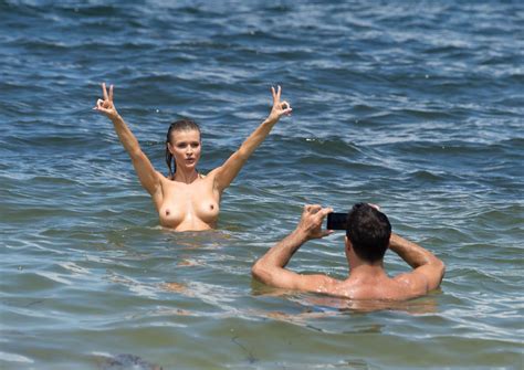 Joanna Krupa Topless 12 Photos Thefappening