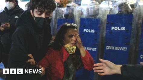Turkey Police Fire Tear Gas At Women S DayBreakWeekly UK