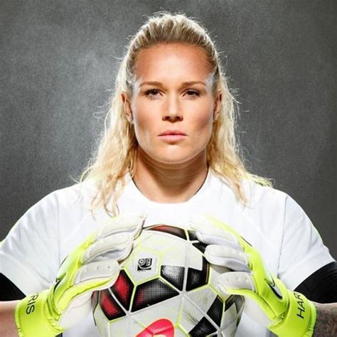 ashlyn harris goalkeeper usa soccer women women s soccer team womens soccer