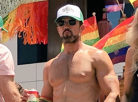 Actor Rob Mcelhenney Paparazzi Shirtless Photos Gay Male Celebs Com