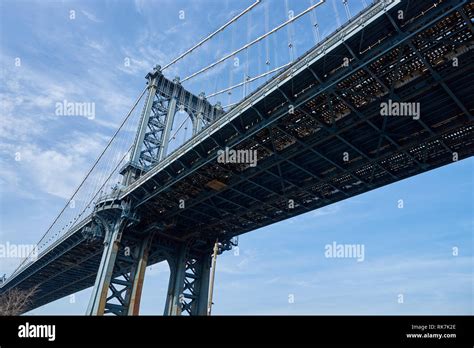 New York Usa Circa March 2016 Manhattan Bridge At Daytime