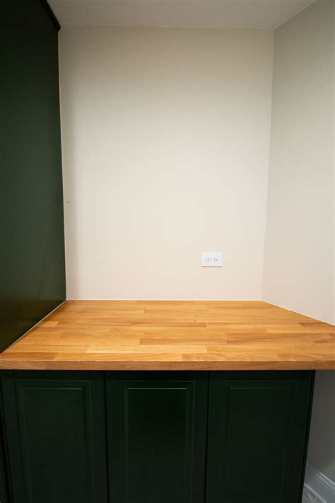 This has been quite an adventure trying to find the perfect finish…one that will hold up to water, resist stains, and be durable enough that i don't feel like i have to add felt pads to the bottom of all of my pots, pans, glasses, coffee cups, etc. Tips to Install an IKEA Butcher Block Countertop | The DIY ...