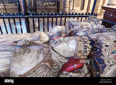 Joan Of Navarre Effigy Hi Res Stock Photography And Images Alamy