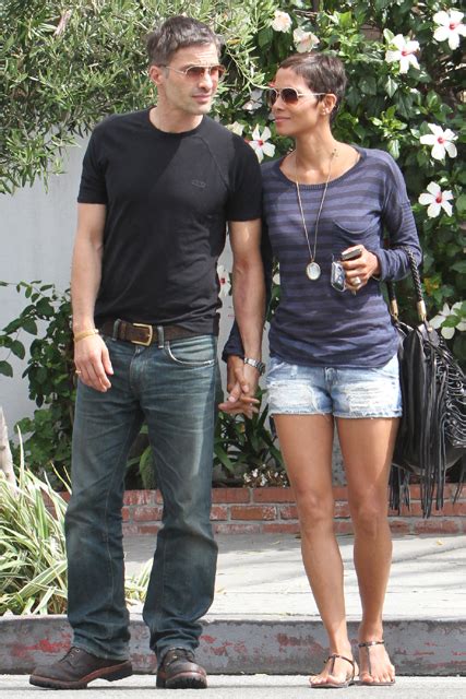 Olivier Martinez And Halle Berry Are Engaged