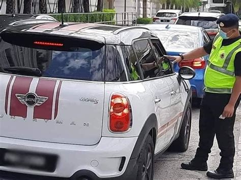 Peraturan baharu cermin gelap tinted jpj mulai 1 januari 2018. JPJ Pulau Pinang Buru Pesalah Cermin Gelap | Gohed Gostan