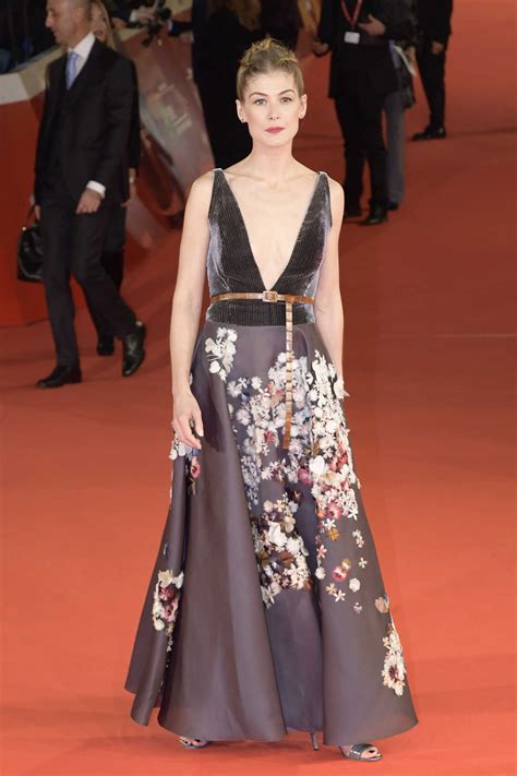 Rosamund Pike At The Hostiles Premiere During The 12th Annual Rome Film Festival In Rome 1026