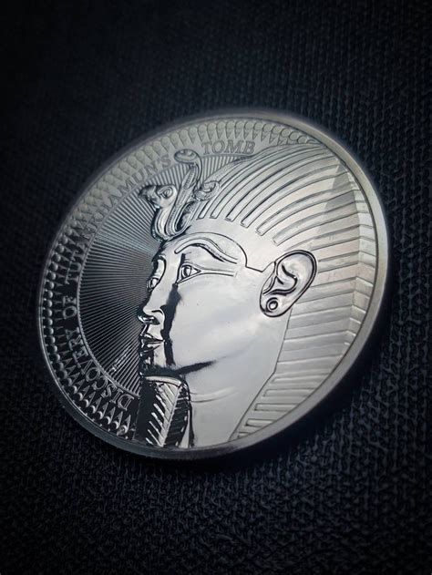 King Tutankhamun 5 Pounds Stunning Brilliant Uncirculated Coin Etsy Uk