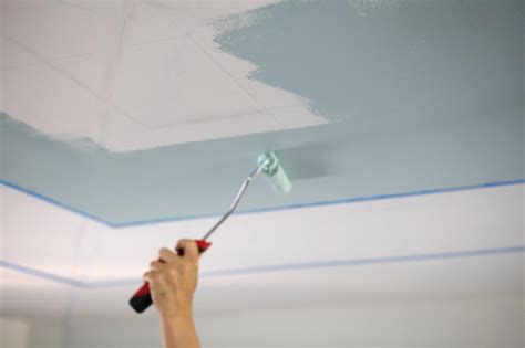 The walls and ceiling will be a different colour, so i need to be able to use a paintbrush to cut in under the coving. Learn How to Paint an Accent Pattern on Your Ceiling | how ...