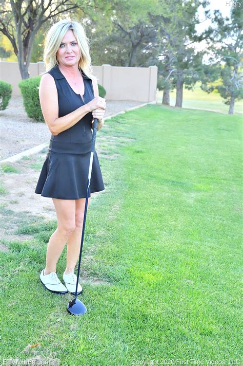 Golf Girl Jumps On The Opportunity To Showcase Her Sexy Body Outdoors
