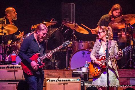 Tedeschi Trucks Band Three Sold Out Nights At The Chicago Theatre Front Row Music News