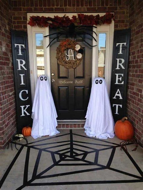 33 Amazingly Creative Halloween Front Door Decorating