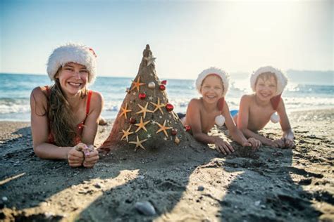 3300 Kids Christmas Beach Stock Photos Pictures And Royalty Free