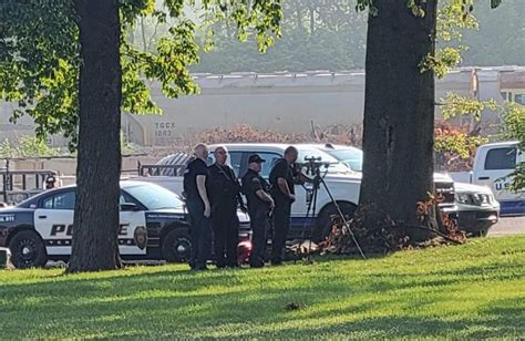 Terre Haute Police Armed And Barricaded Subject Situation At Us Lawns