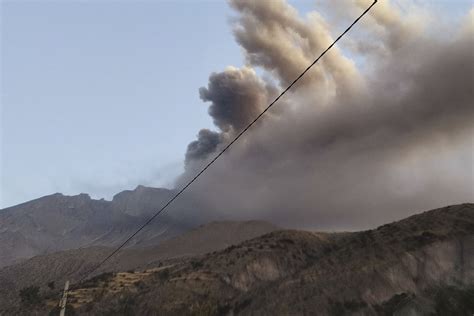 ¡atención Volcán Ubinas Registró Explosión Esta Madrugada Y Lanza