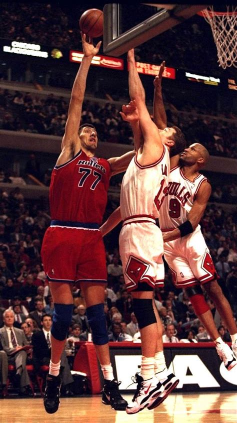 Find out height in feet/inches and centimeters on famousheights.net. Cajon Deportivo - Gheorghe Muresan