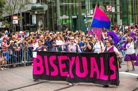 Biphobie 86 Des Personnes Bisexuelles Ont été Agressées Au Moins Une Fois Dans Leur Vie Têtu·