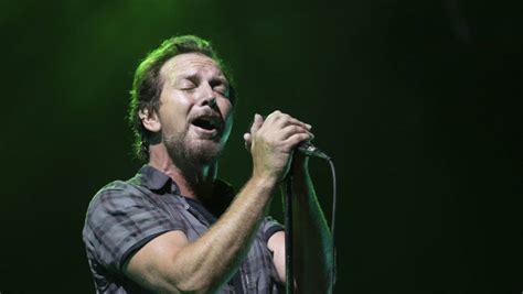 „drive“ Eddie Vedder Covert Rem Für Den Soundtrack Von „flag Day“