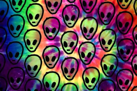 49 Trippy Alien Wallpaper On Wallpapersafari
