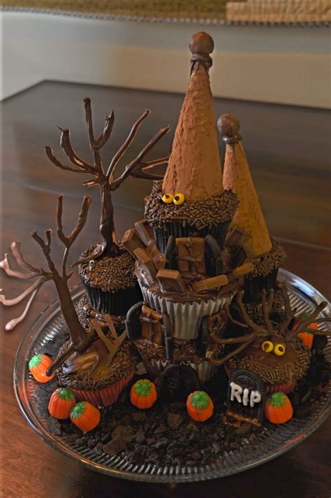 Haunted House Cupcakes By Summers Sweet Treats Halloween Treats
